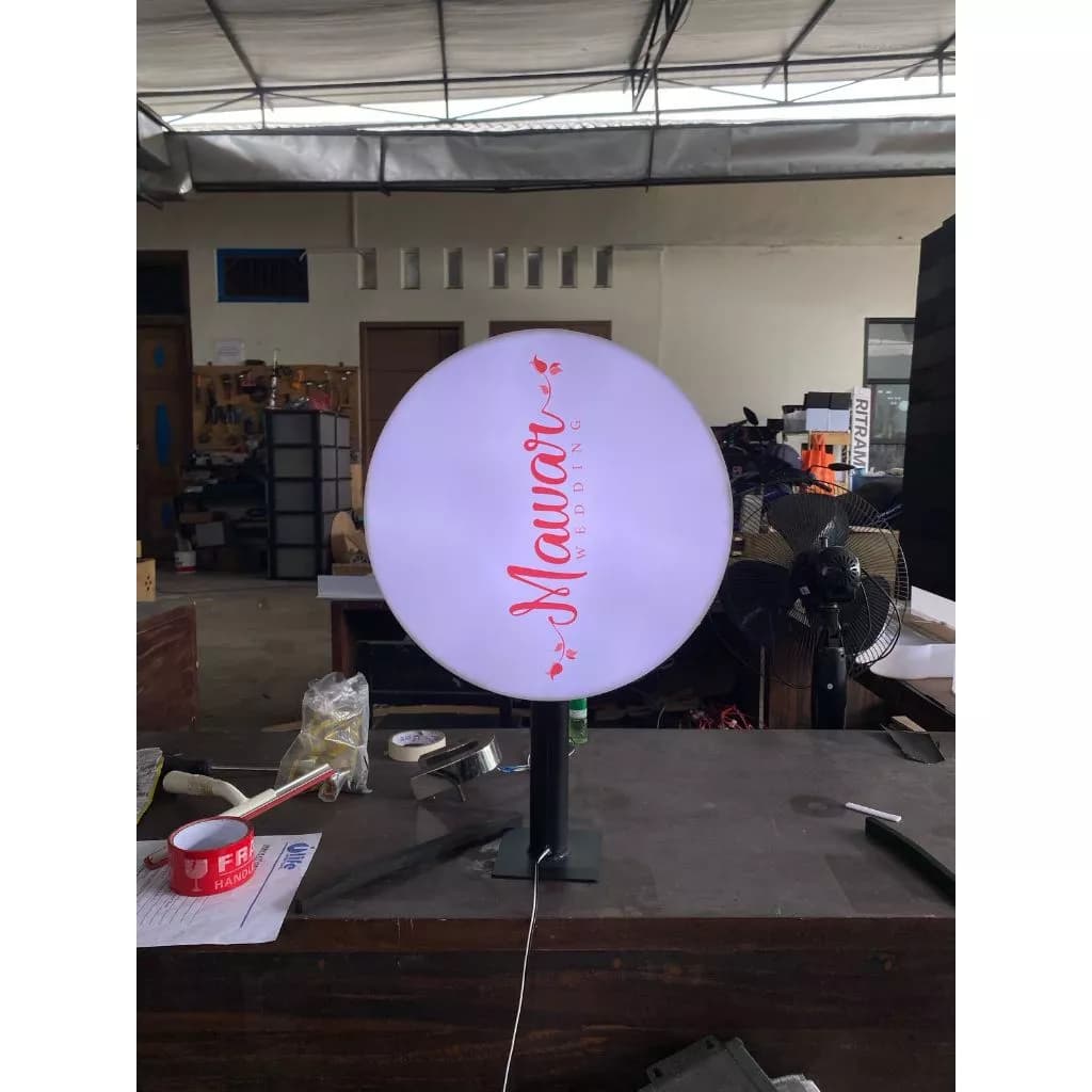 Neonbox Bulat 2 Sisi Akrilik LED Outdoor Indoor Custom